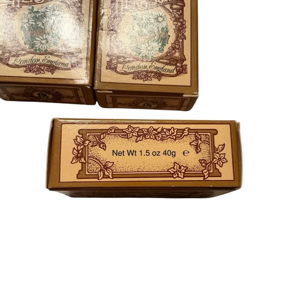 Set of 3 soap bars Gilchrist Soames English herbs chamomile 1.5 oz each England